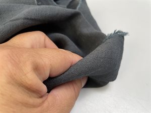 Fastvævet viscose - creppet i smuk stålgrå